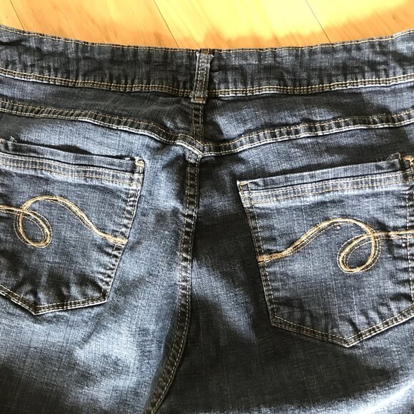 Upcycled Patchwork Jeans: Plus Size 16, Handmade Boho Hippie Grunge Pants - Picture 5 of 10